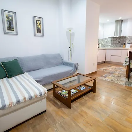 Appartement Rentitspain Confortable Con Patio En *
