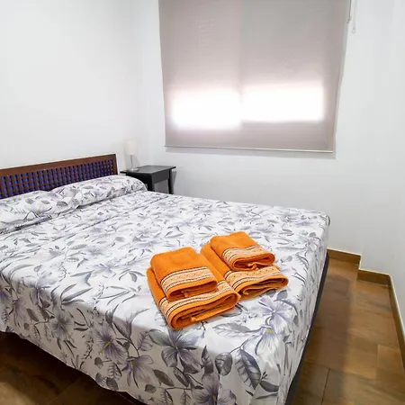 Rentitspain Confortable Con Patio En Motril