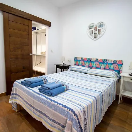 Appartement Rentitspain Confortable Con Patio En *