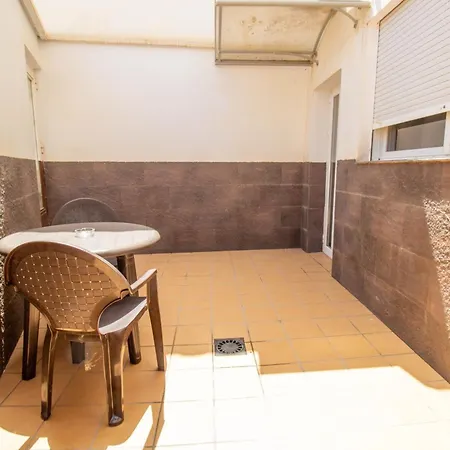Appartement Rentitspain Confortable Con Patio En
