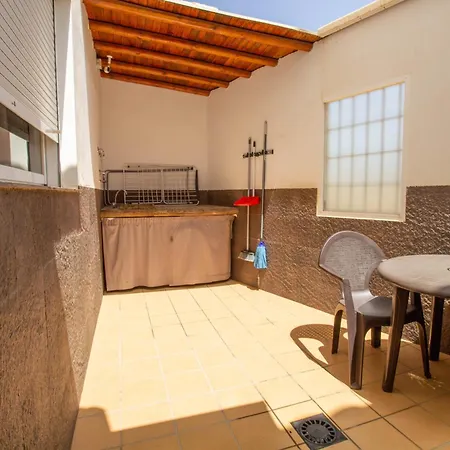 Appartement Rentitspain Confortable Con Patio En *